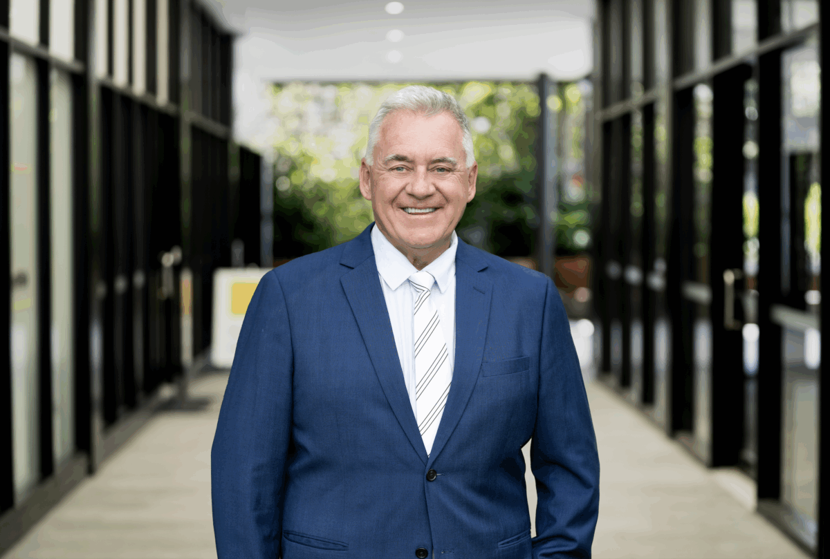 Real estate agent Sandgate Brighton Deagon 4017 Rob Kelly Ray White Sandgate